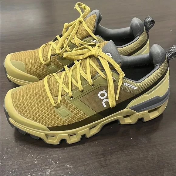 On Running Mustard and Gray Sneakers - Picture 2 of 9